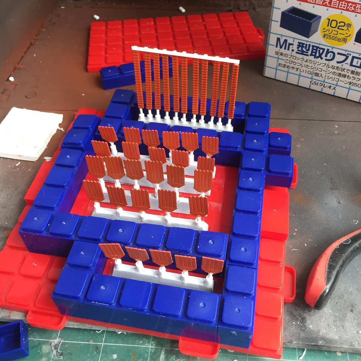 Beyondthetable's tweet photo. Building up the walls for the silicone. Going for an experimental design for the large central block. No idea if this will work.
.
.
.
.
.
.
#warhammer #warhammer40k #warhammer40000 #aos #resinmodel #kitbash #grimdark #warhammerkitbash #scratchbuilt #scratchbuild #wh40k #scul https://t.co/yFDrxYtUFu