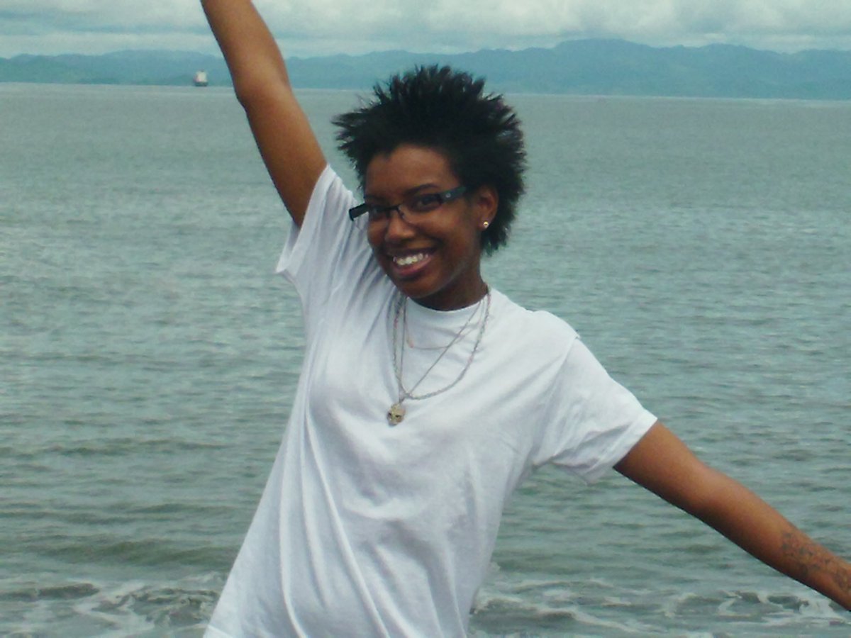 The first time I ever did any field research back in 2012 in Costa Rica. I went on a short tropical biology REU sponsored by  @NSF and Dr. Ann Russell at  @IowaStateU. I had been encouraged by Dr. Milton Muldrow at  @pgccnews. I met one of my best friends, Tyler (on the rock). 