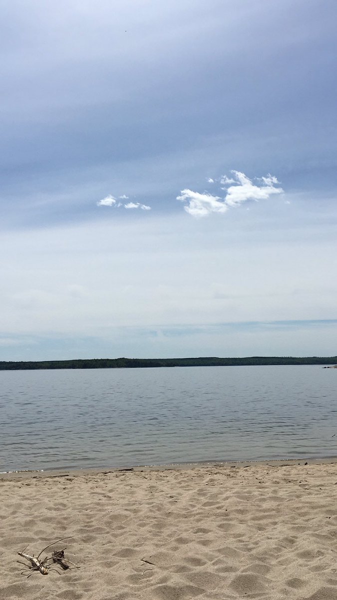 Jennifermanitow's tweet photo. Calm water vibes https://t.co/FsxGCRtvHg