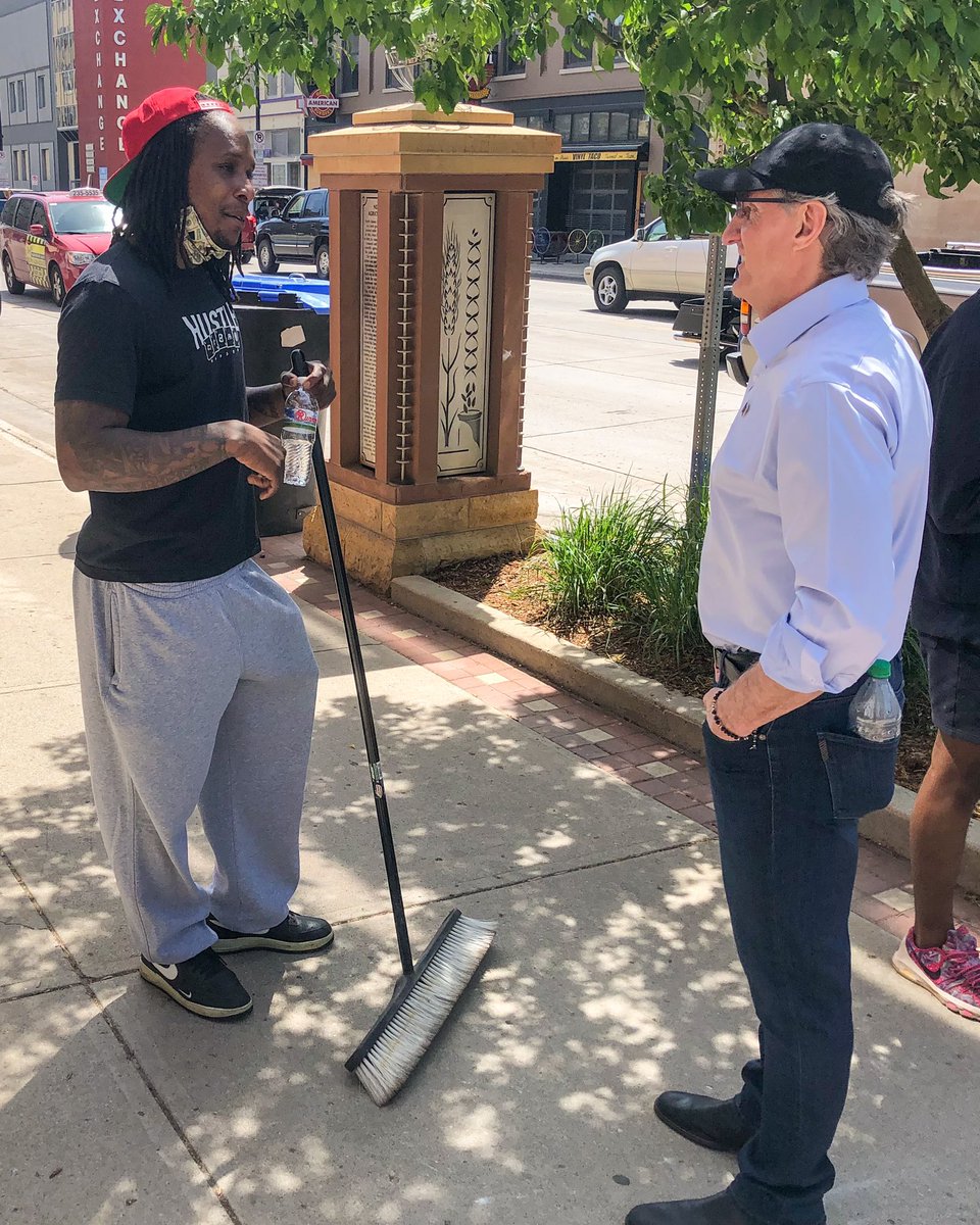 GovDougBurgum's tweet image. Great to see Fargoans coming together to clean up downtown this morning. This is the spirit of North Dakota. We can stand together, talk to each other and work to make our state a better place for everyone.