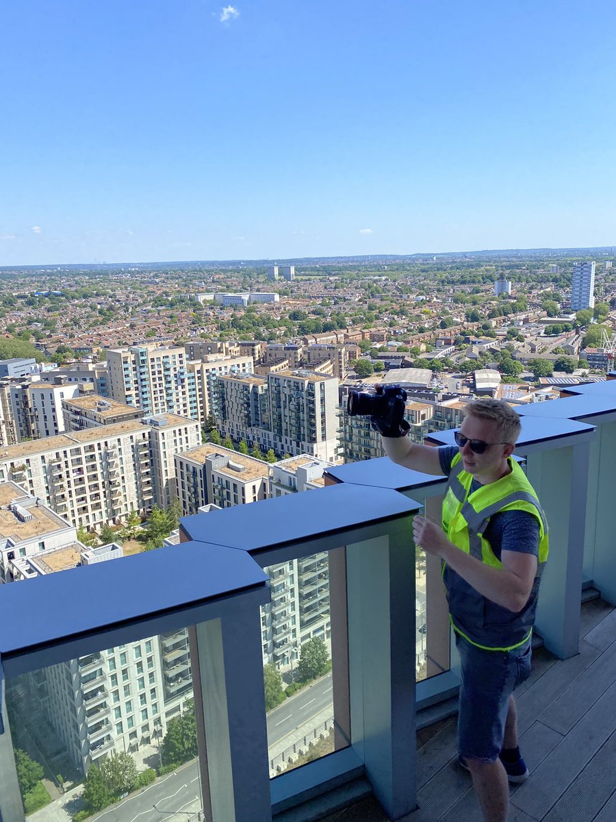 JamesBastable's tweet photo. #BrumHour we’ve been in London all day! Beautiful weather to shoot our clients land and properties 😃 https://t.co/sPSIzLxc5l