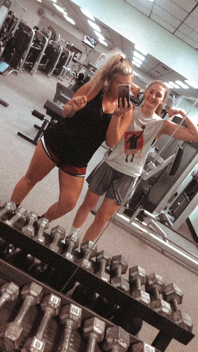 AlanaEakle's tweet photo. had to hit the gym one more time before i finally get back to practice tomorrow!!! i’m so excited to be back in the gym with my team!!!!
@EJ_Perry_23 @JeromeHoosier @tn_recruiting https://t.co/uMyuxV2ric