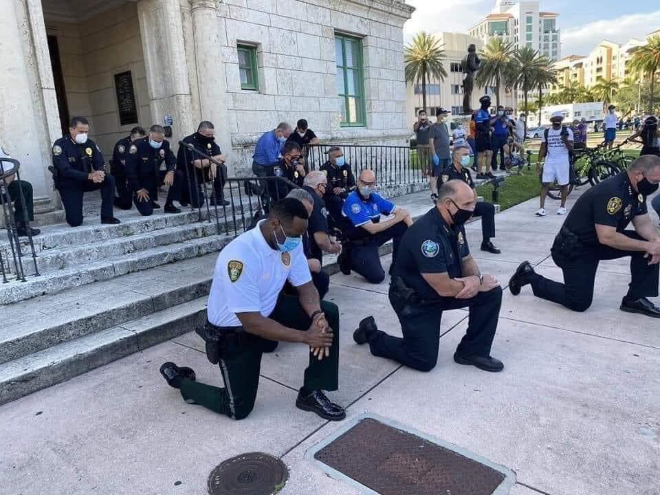 aouda_girl's tweet photo. @ChrisEvans There’s still hope, this is miami pd https://t.co/fUDlpuA30g