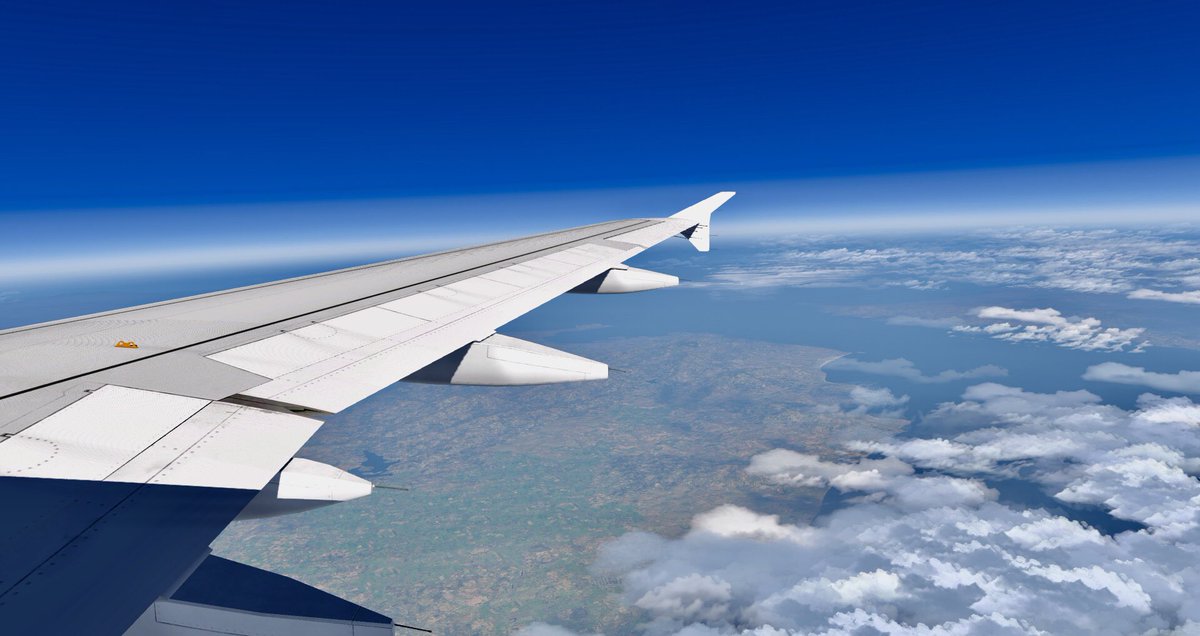joanmr94's tweet photo. #Domingo dedicado a un MAD-SPC-MAD, con una bonita llegada, disfrutando del #Teide abriéndose paso entre las nubes. De vuelta, buen #control en #Canarias y #fullATC en las FIR de #Sevilla y #Madrid ✈️🎙👌🏼
@IVAOES @IVAOAERO @XPlaneOfficial @FlightFactor @Iberia https://t.co/1ObEiBGD56