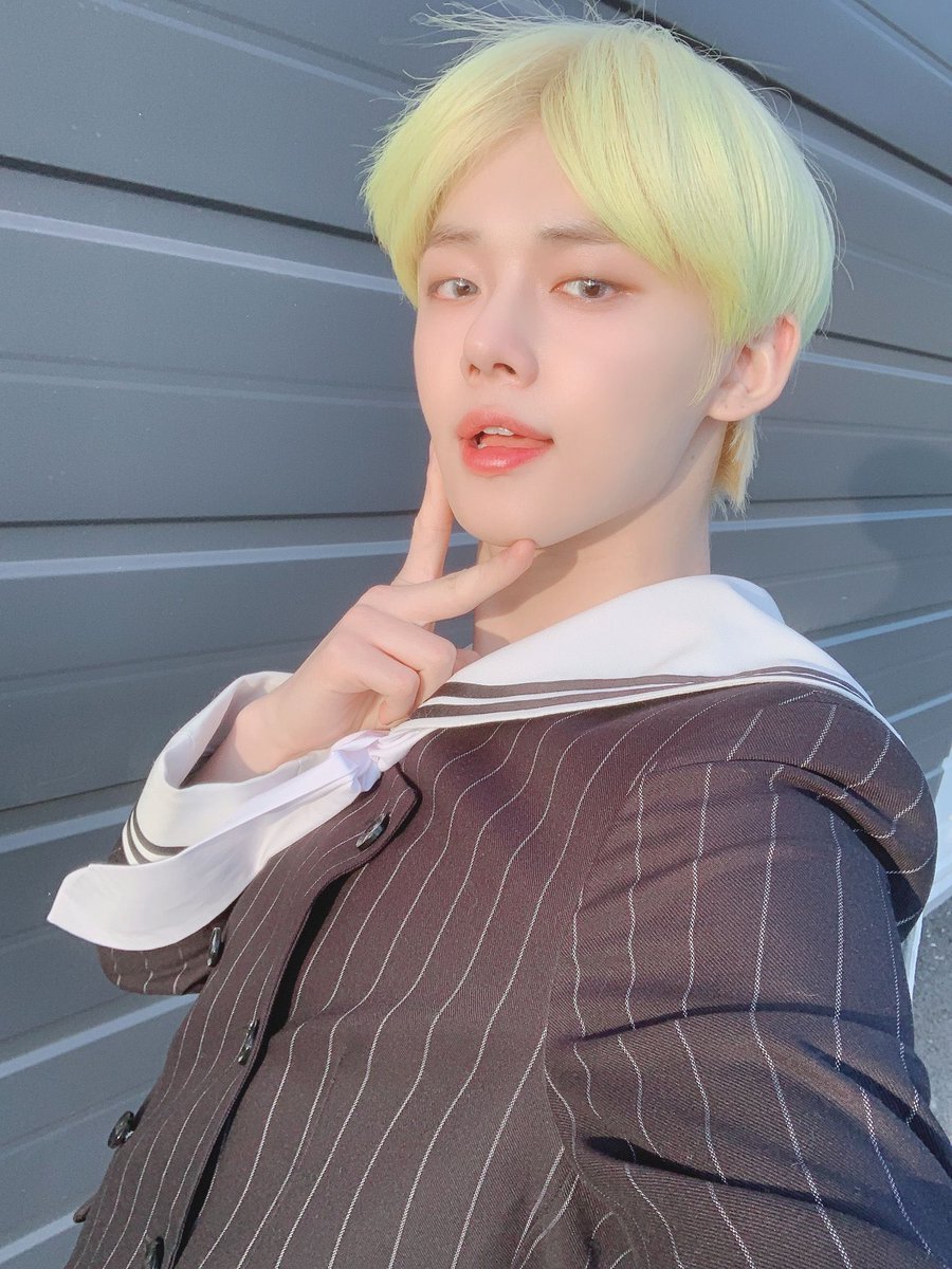 YsbthB's tweet photo. #TOMORROW_X_TOGETHER #CantYouSeeMeMV #EternityOutNow #TXTComebackShow https://t.co/9JhHzOv7EK