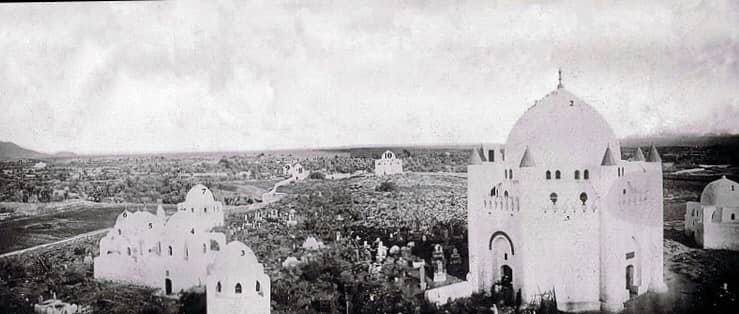 Let's not forget who actually DESTROYS graves. Have people forgotten who destroyed al-Baqi cemetery? It is the Saudi-wahhabi terrorist regime of which the ideology & people have been exported to  #Idlib. 13/n