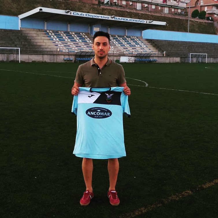 Pablo González (Torrelavega/ 3-6-89) el extremo zurdo renueva una temporada más con nosotros. ¡Gracias por tu confianza!

#Renovaciones #VamosBarque