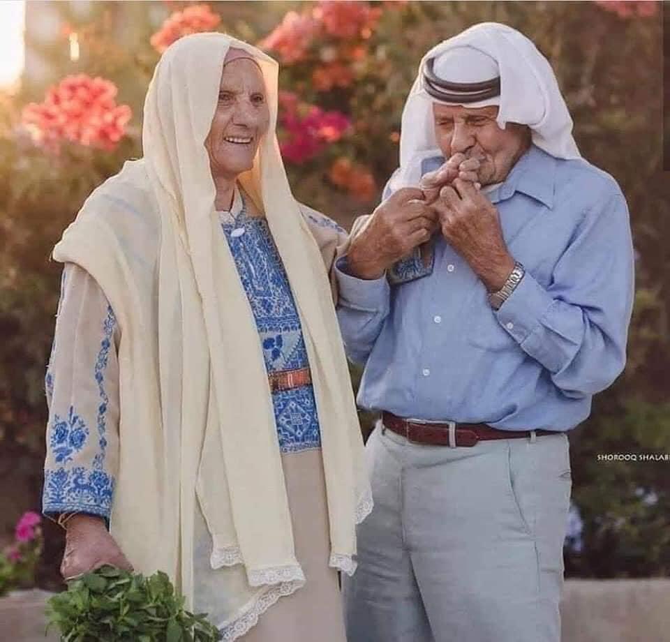SimriNajwan's tweet photo. ذكرى زواجهما ال 60.. في أنغش من هيك؟😍 https://t.co/Fs4VlHdP3n