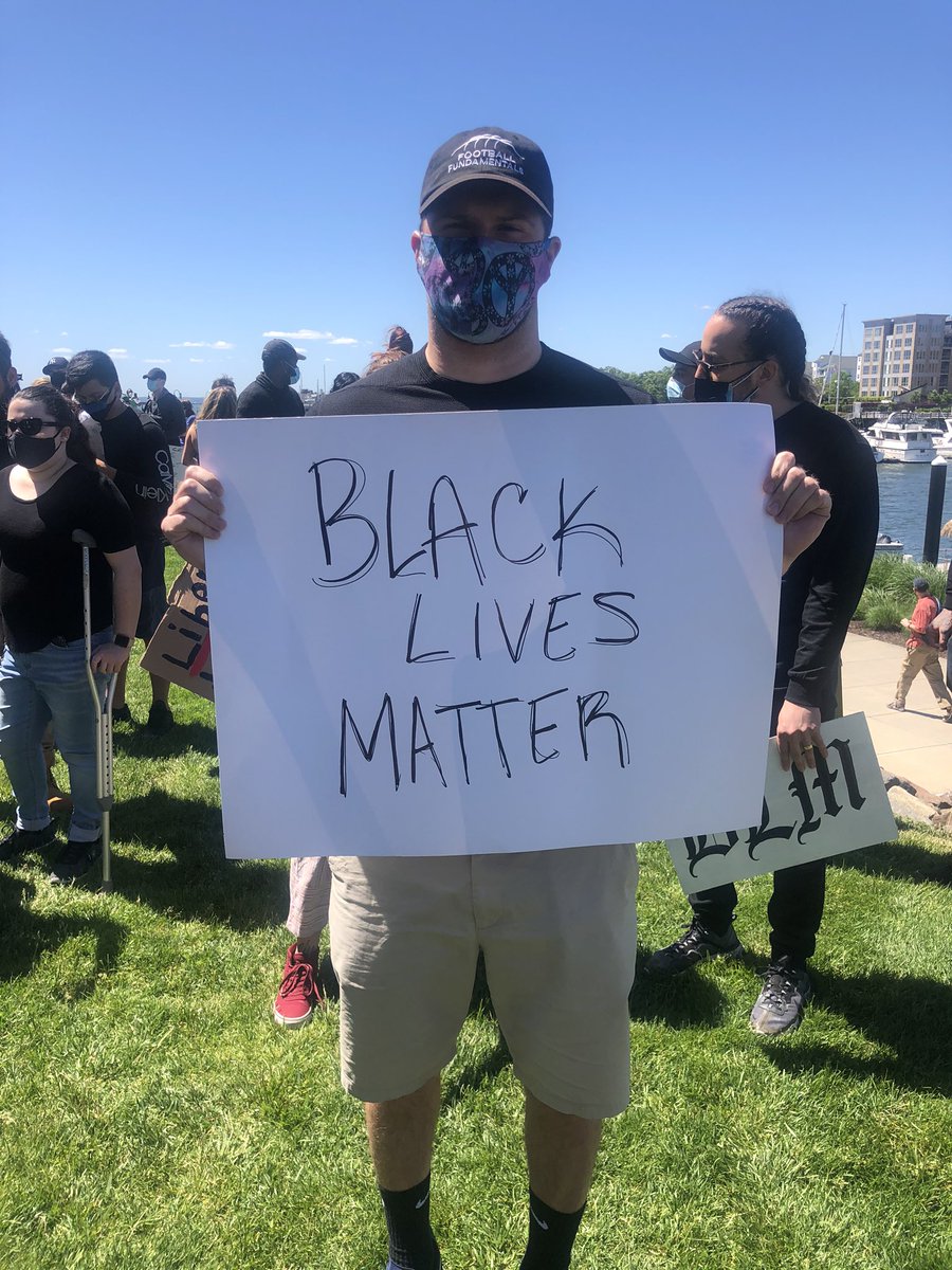 Got together with my fiancé, friends and some current players today to stand, walk, and kneel for justice #JusticeForBrunch @andalldatjaz