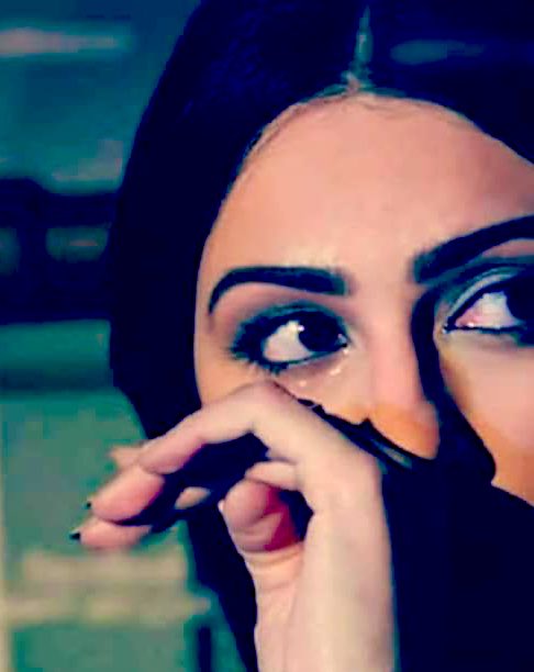 ترى  الجمايل عند أهلها  كبيره 
لا تفعل المعروف في كف الأنذال
وأذكر جميل الكفوو في كل ديره
ومن يجحد المعروف ماهو برجال