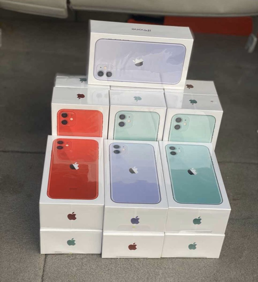 urch_1's tweet photo. New iphone 11 64gb 335k, 128gb 365k, 256gb 380k ...help retweet my customers might be on ur timeline #Genevive#Antif#davido# https://t.co/tRfAcxchqd