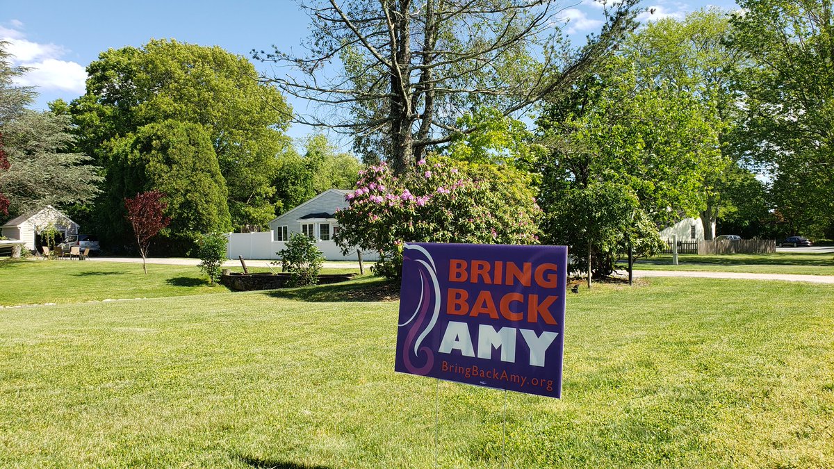 barrington_nea's tweet photo. Glad I got my #bringbackamy sign today. We all need to support her and rights for union leaders everywhere. https://t.co/6x4bIM89k1 https://t.co/i8TSkXBQQt