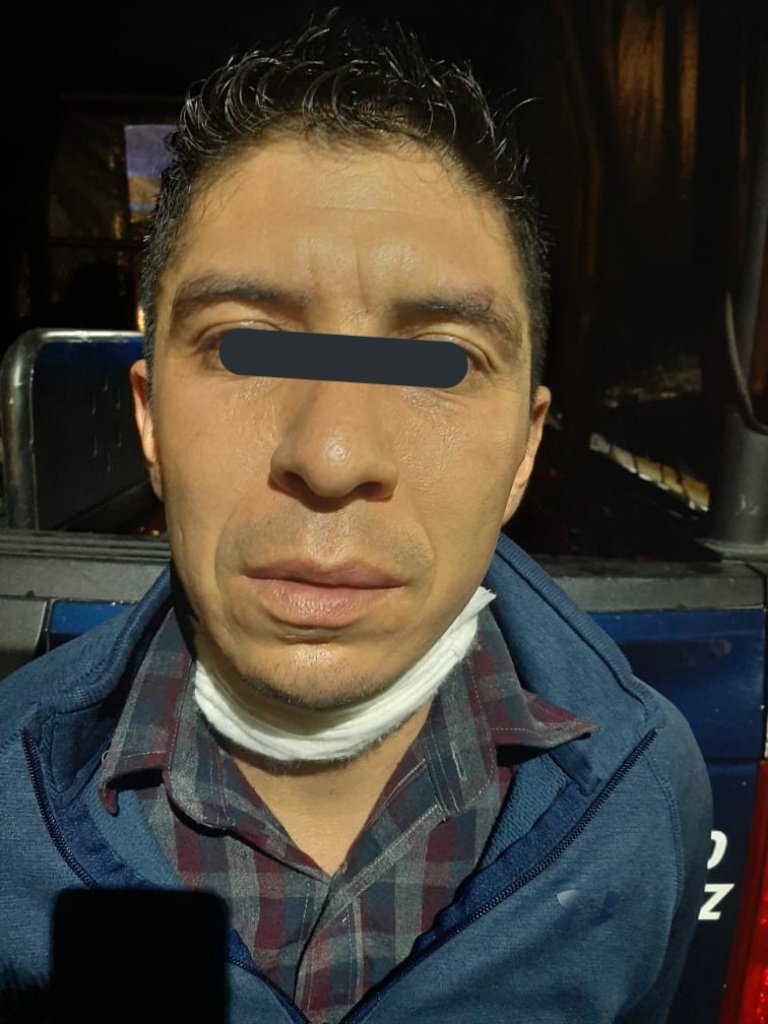 GoliatBJ's tweet photo. Por medio de una camara, aprecia a dos individuos en el interior de su casa ROBANDO en #Alcaldiabj
PIDE AUXILIÓ  @911CDMX  llega policía de Proximidad @Bindarbj  Y SE LOGRAN DETENER  en el acto son trasladados a @FiscaliaCDMX 
@Seg_NapolesDF  @En_laDelValle 
@_DenunciaMexico https://t.co/CHJjiX3vSa