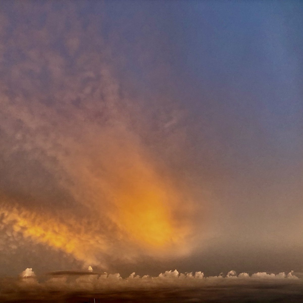 JustMeNina76's tweet photo. #CloudVolcano #FireClouds #CloudFlames #BurningClouds #EruptionOfClouds #Sunset #TheLittleThings ♥️ https://t.co/2AY14WtXJC