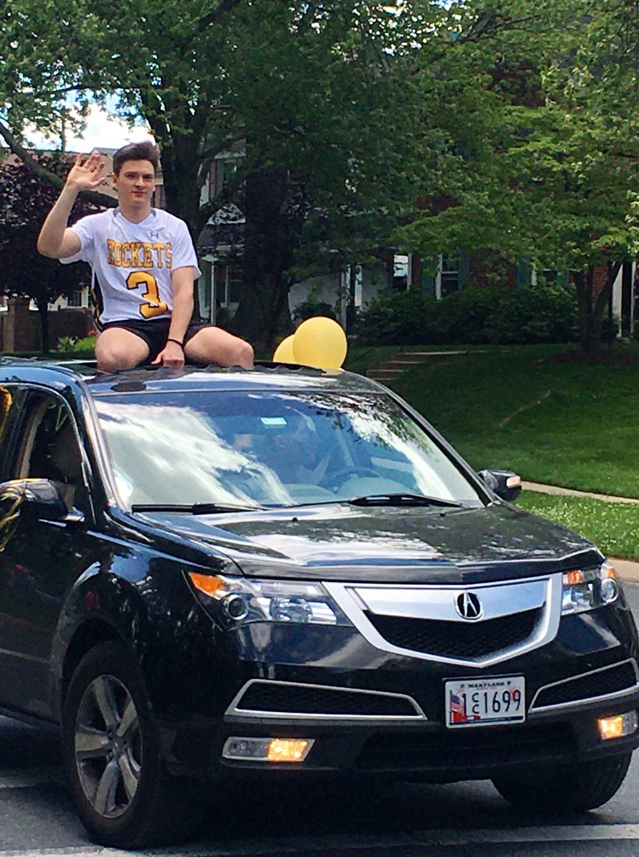 Listening2Lead's tweet photo. Thank you RM parents for organizing this heart warming parade for our seniors today! Great to see some faces... https://t.co/hvv3BEuT5p