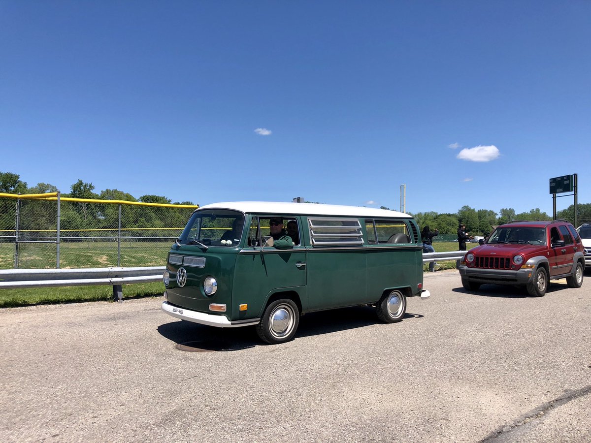 Molly Gezon tweet media