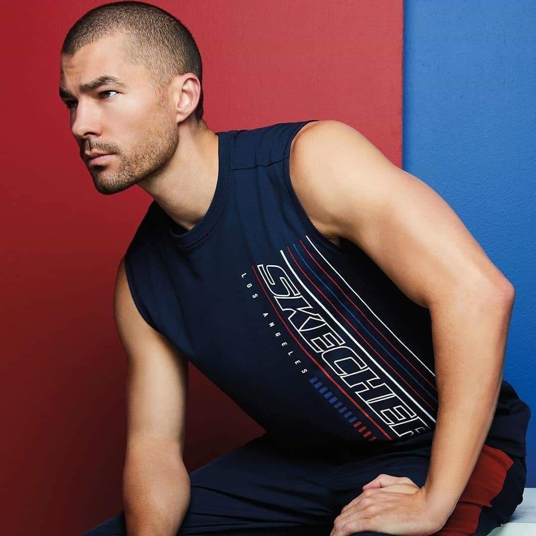 Celebrate in American style with the Skechers Apparel 1992 Tank Top 🇺🇲👏👍
#Skechers #SkechersApparel #SkechersKarachi #DolmenMallClifton #LuckyOneMall #TariqRoad #OceanMall