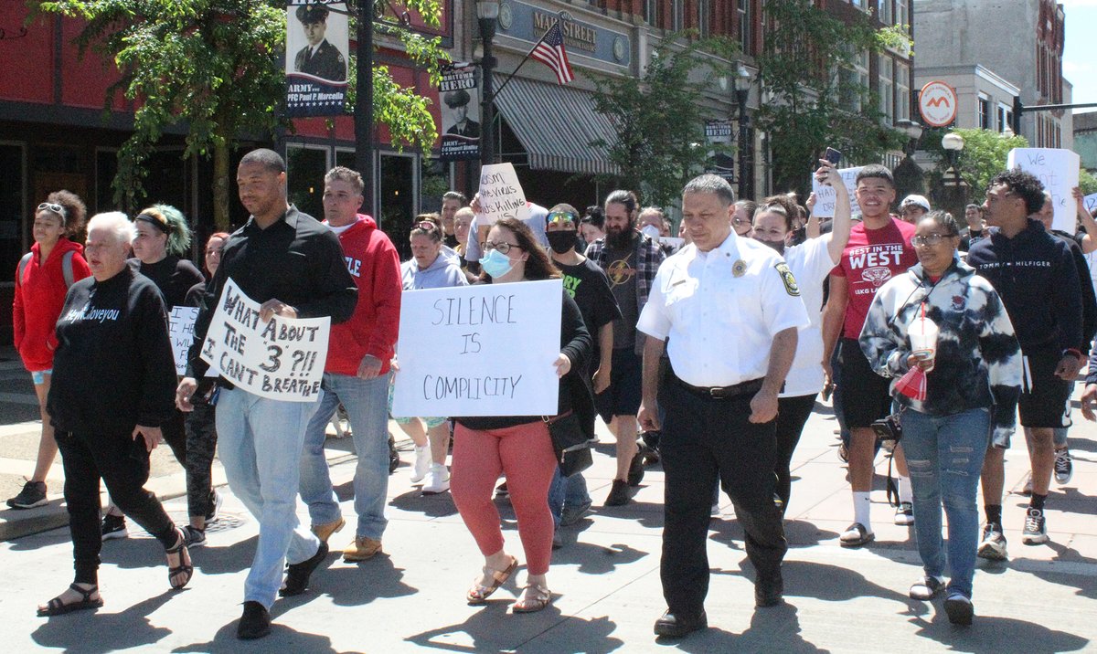petersirianni's tweet photo. New Castle Mayor Chris Frye (front, black shirt) and police chief Bobby Salem (front right, white shirt) lead a peaceful march of about 100 demonstrators through downtown New Castle in protest of the killing of #GeorgeFloyd. For @NewCastleNews https://t.co/XD9jRmWhEB