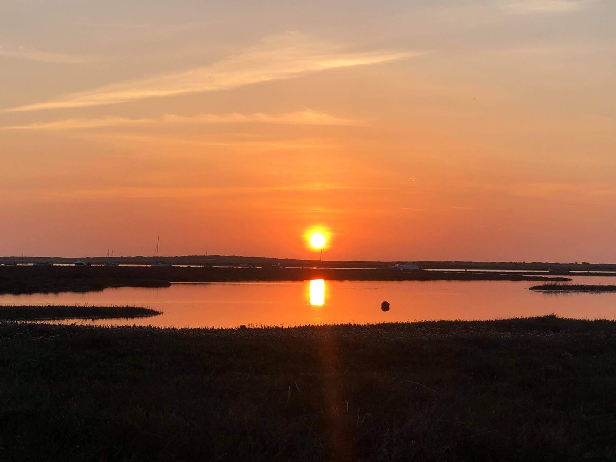 #sundayreflections What have you been up to this week? 
We've had sunset SUPs, SUP lessons, Seal pups &amp; organized SUP hires for summer fun. Its been an INCREDIBLE week. 

#sunsetSUP #beachlife #coastalliving #norfolklife #brancasterstaithe #Norfolksummer #norfolkskies #brancaster