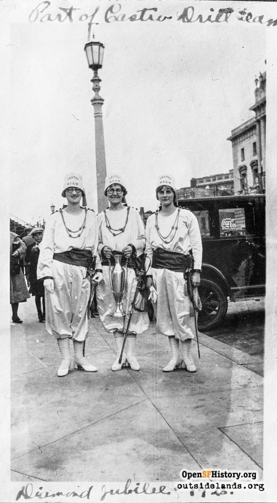 HSAFraternalism's tweet photo. Pictured here is the Native Daughters of the Golden West Castro Drill team, in costume with swords, holding a loving cup at California's Diamond Jubilee in 1925. #nativedaughtersofthegoldenwest #vintage #archival #specialcollections #fraternity https://t.co/tYVhn28vI4