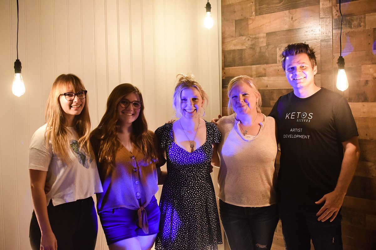 KetosCreative's tweet image. Music Video and audio release coming soon from Ketos Blue (featuring Savannah Smith)
We now move into editing. Watch for a teaser later this week for "When You Say Nothing at All".

#savannahsmithmusic #ketosrecordsartistdevelopment #whenyousaynothingatall #allenjoanis