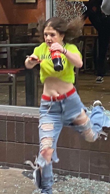 Bitch stole a soda🤣🤣🤣 #BlackLivesMatters #BLACK_LIVES_MATTERS #GeorgeFloydProtests #protests2020 https://t<a href="/tag/blacklivesmatters"class="tags">#BlackLivesMatters</a><a href="/tag/black_lives_matters"class="tags">#BLACK_LIVES_MATTERS</a><a href="/tag/georgefloydprotests"class="tags"><span>#georgefloydprotests</span></a><a href="/tag/protests2020"class="tags"><span>#protests2020</span></a>