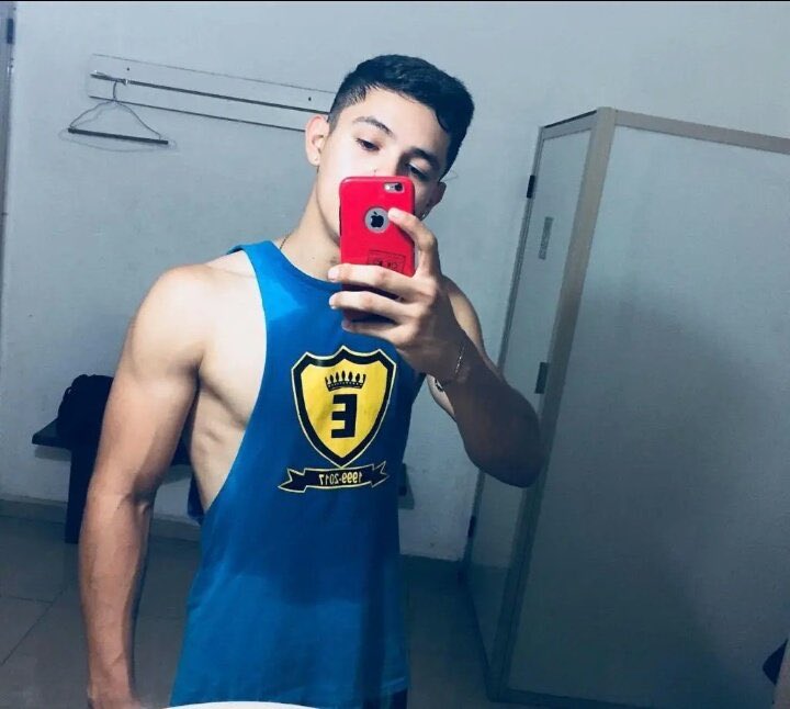 grindrmty2020's tweet photo. Qué le sabemos chicos? #mtygay #gaymty #regiogay #gayregio #grindrmty #mtygrindr #regiogrinder #grindrregio #exposed https://t.co/h7aXqrNejd