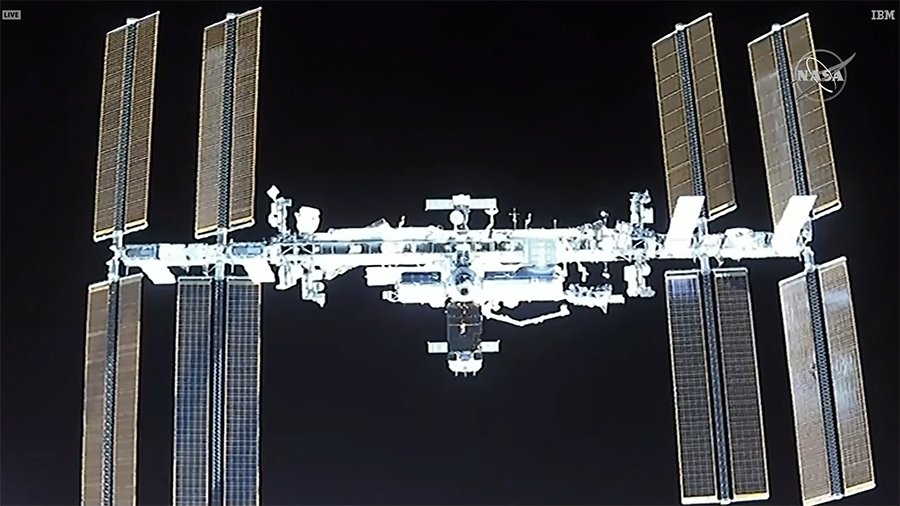 SpaceToday1's tweet image. Toda a beleza e grandiosidade da ISS, registrada pela Cápsula Endeavour da SpaceX a 150 m de distância.