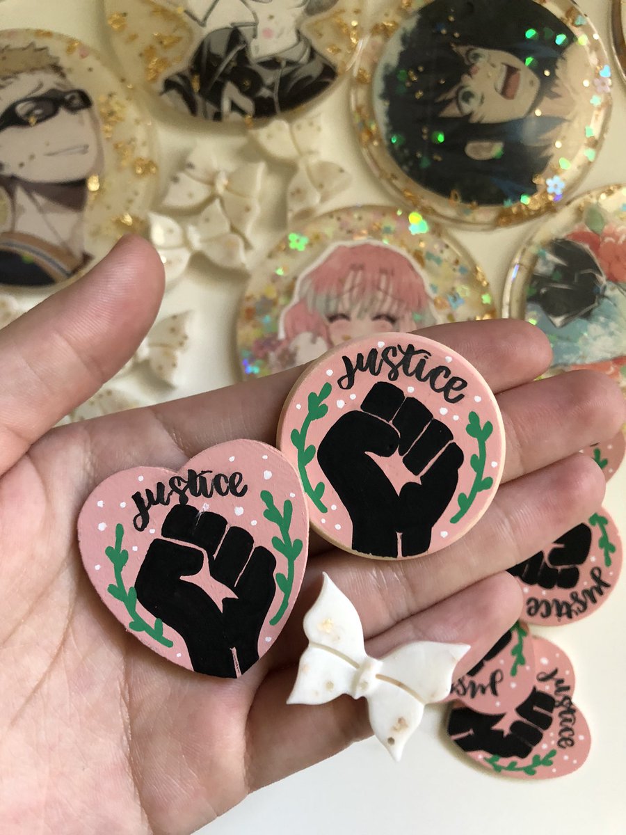 artwkaye's tweet photo. FREE ART ♡ 
I’m going to be giving away free art in order to support the BLM movement and spread awareness to what’s going on. All donations will go to the Minnesota Freedom Fund (must dm proof)

$5 donation: BLM justice pin
$15 donation: Anime resin charm of your choice https://t.co/LbxMj6cVNy