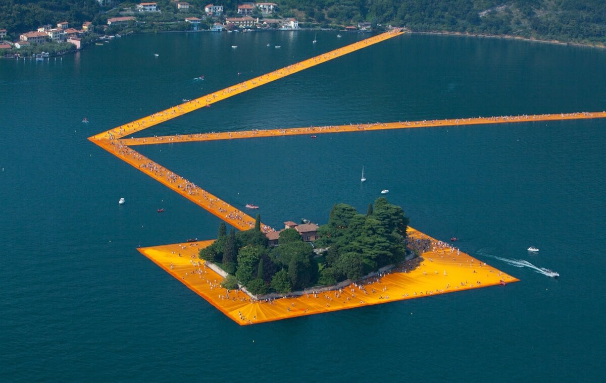 tundone's tweet photo. Per superare le distanze e le divisioni servono idee straordinarie che contengano la forza di collgare e unire l’impossibile apparente. Addio #Christo https://t.co/aUGnH3UNq0