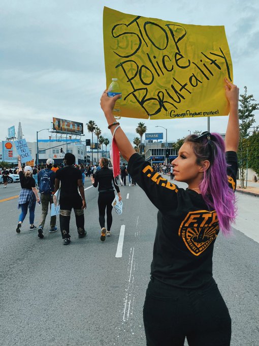 #GeorgeFloydMurder  USE YOUR PLATFORMS. Go out - protest! Post the protest - post the injustice - spread<a href="/tag/georgefloydmurder"class="tags">#GeorgeFloydMurder</a><a href="/tag/blacklivesmatter"class="tags"><span>#blacklivesmatter</span></a><a href="/tag/stoppolicebrutality"class="tags"><span>#stoppolicebrutality</span></a>