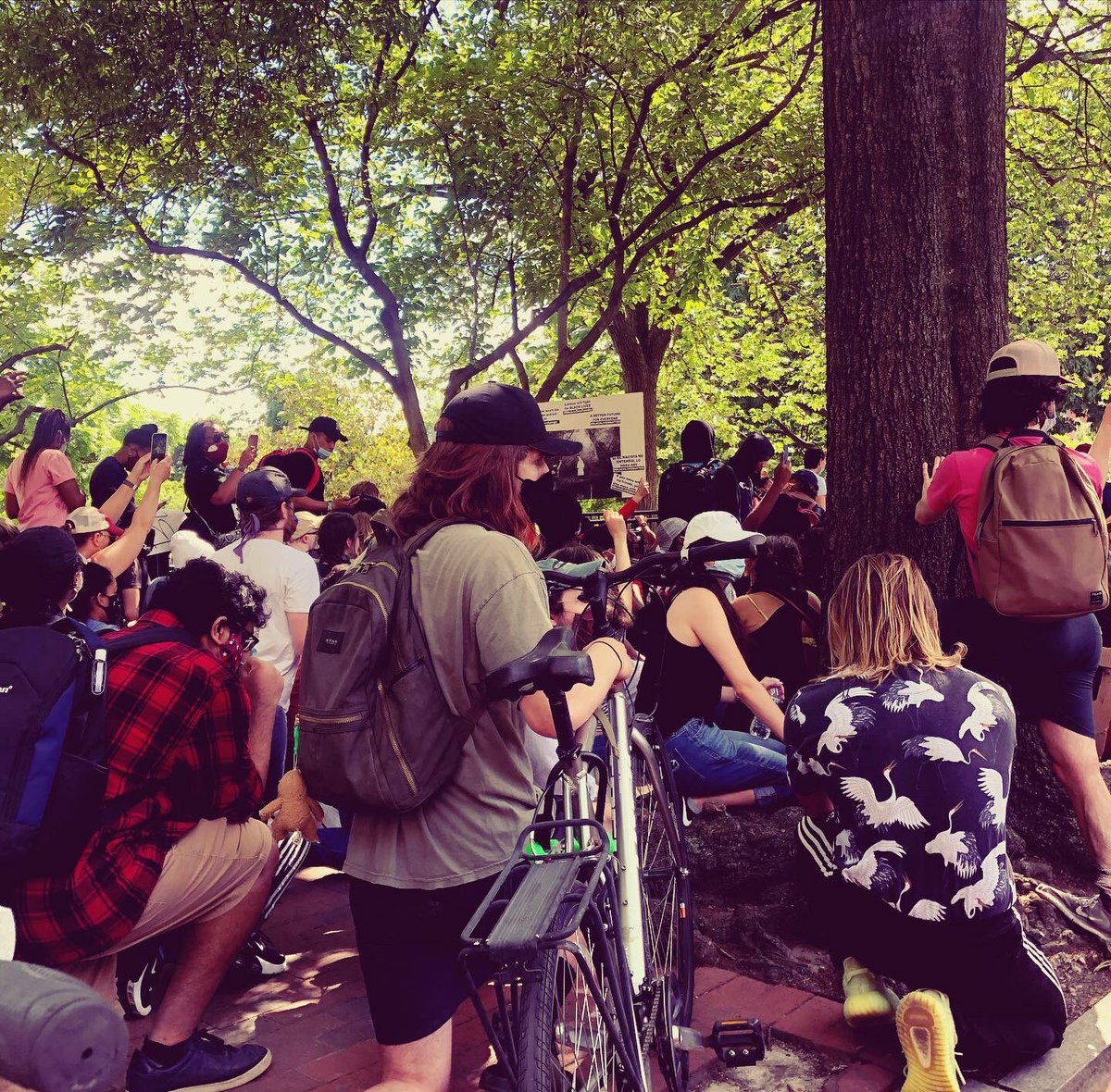 beatlemom's tweet image. A peaceful day of protesting in DC. Proud to take part. Proud my 12-year-old took part. Proud of how many Americans took part. #protests2020 #DCProtests #BLM #BlackLivesMatters #JusticeForGeorgeFloyd