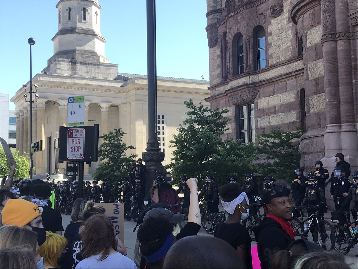 I’ve seen about 200 cops today, only one female.
And less than 5% are men of color.
#representationmatters #cincinnati #GeorgeFloyd #protests2020