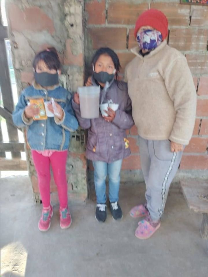 fudeso2's tweet photo. Una merienda de Domingo para lxs niñxs de la cuadra de la casa de Luz y Anel. Luz Palomino Gracias Matilde, Isa y Silvia.
#Fudeso #MP https://t.co/xafIjDydPQ