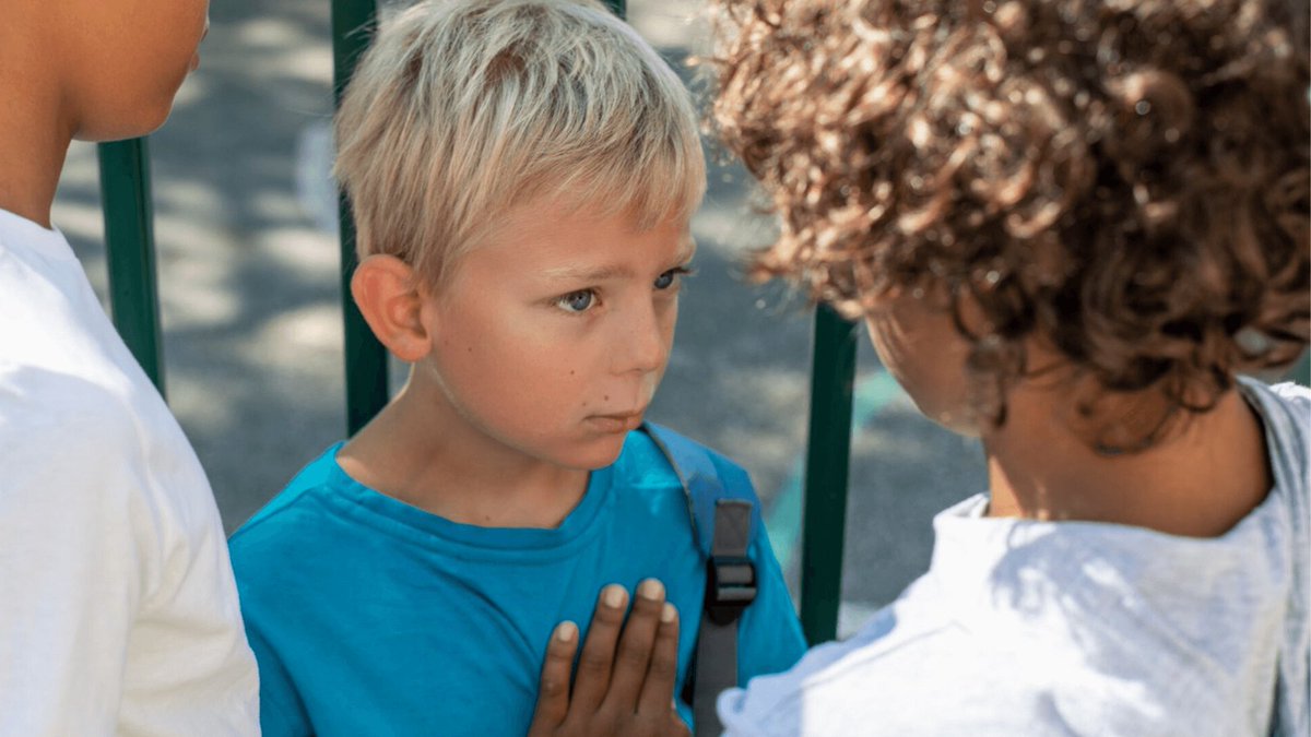 Агрессия детей. Kid bully. Kid bully. Kid bully. Девочка подросток вектор.