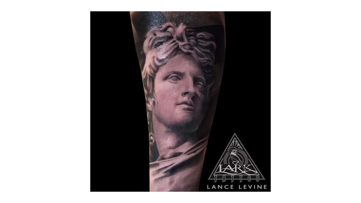 #Tattoo by #LarkTattoo artist Lance Levine.
See more of Lance's work: 
larktattoo.com/long-island-te…
#Tattoos #LanceLevine #Apollo #ApolloTattoo #GreekTattoo #GreekMythology #GreekMythologyTattoo #Mythology #GreekTattooSleeve #TattooSleeve #RealisticTattoo #DeityTattoo #DeitiesTattoo