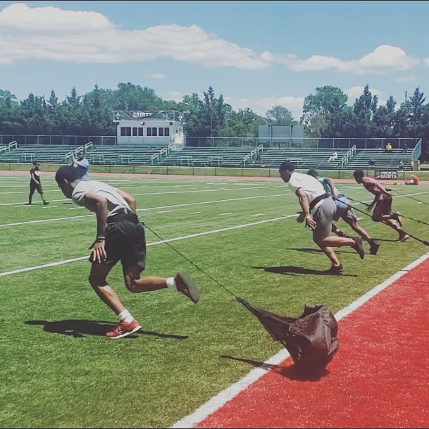 CharlesCtyElite's tweet photo. They got busy today too!!
#SpeedworkPart2
#MalachiMilburn🏈💨
#EricWedge🏀
#TeionWinslow🏈💨
#AndrewNewman🏈💨
#BrandonNewman🏈💨
#LindsayGreene💨
#KelisMilburn💨
#ErvinMitchell🏈💨
#JontaeDavis🏈
#LoganSmith🤸🏽♀️
#CharlesCountyEliteProducts💛💙 https://t.co/EOV27YKUXs