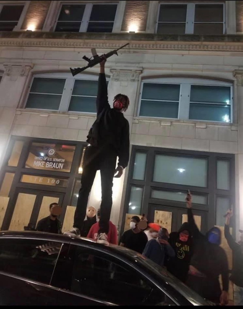Tony_Cushe's tweet photo. If you guys haven’t heard.. #BLM #BlackLivesMatter https://t.co/0nkmfpbxw6