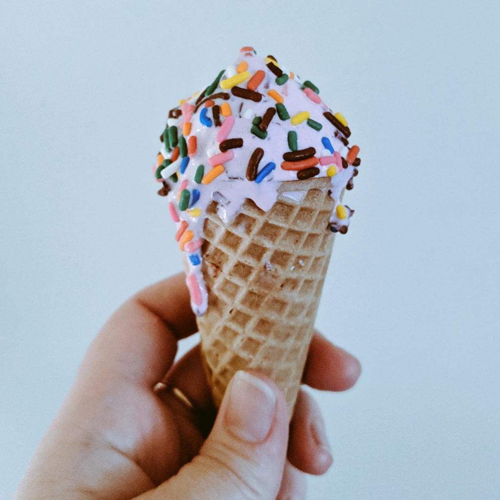 MeghanBSinging's tweet photo. I got sprinkles. https://t.co/Ovu2xWLKpM