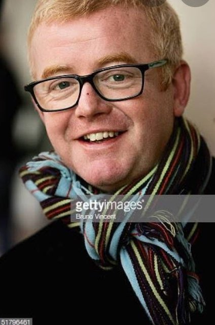EIntrovertidos's tweet photo. ATENCIÓN: El Chris Evans citado en la lista de #Anonymous es el presentador británico de la BBC, NO el actor estadounidense Christopher Robert Evans, a quien conocemos por interpretar al Capitán América. Por favor, difundan. ¡Dejen de compartir datos falsos! https://t.co/cbItLHNoAC