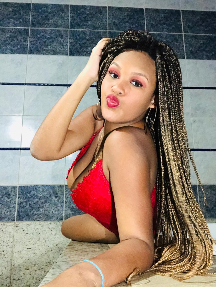SouzaJulia0's tweet photo. Dama de vermelho.❤️ https://t.co/KEFr0rj48i