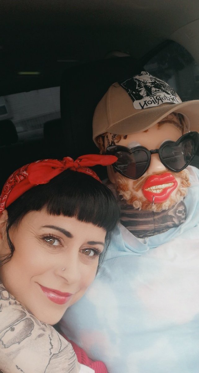 PostMarkPostAl1's tweet image. Road trip! 🤦🏻‍♀️🤷🏻‍♀️ @PostMarkPostAl1 #postalone #PostMalone #Isolation #Quarantinecomedy #makingfriends #LOL