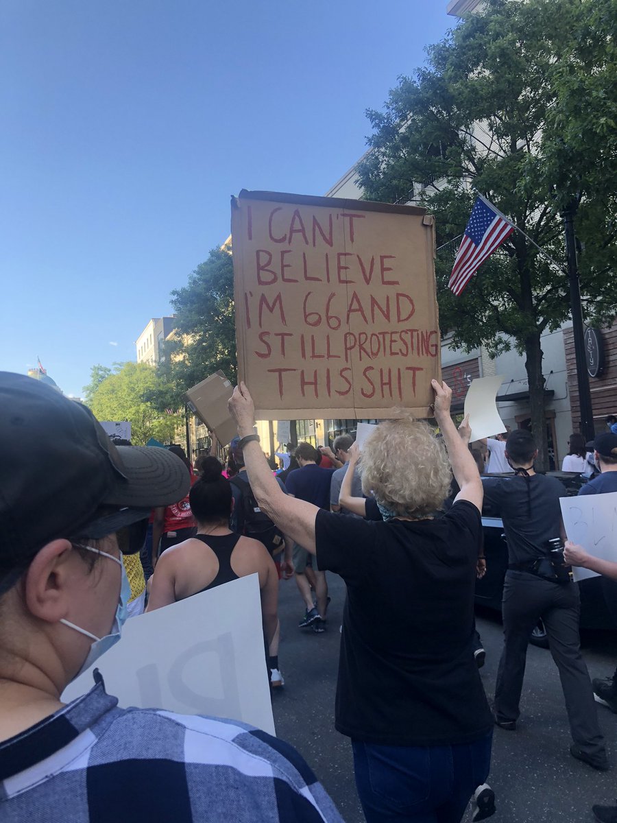icongriez's tweet photo. “eu não acredito que eu tenho 66 anos e ainda protesto contra essa merda.”

EU TO ARREPIADO ✊🏿✊🏿✊🏿

#VidasNegrasImportam 
 https://t.co/zi4VvFGqVY