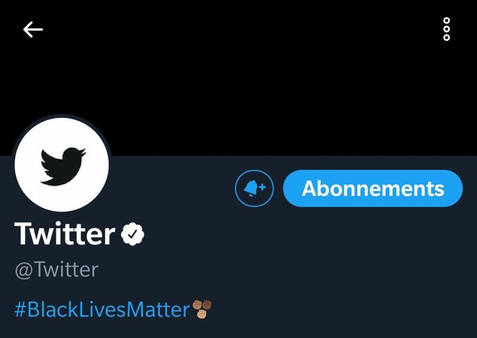 Mediavenir's tweet image. 🇺🇸 FLASH : #Twitter soutient désormais le mouvement #BLACK_LIVES_MATTER après la mort de #GeorgeFloyd. Le logo et la bannière du compte @Twitter sont passés en couleur noire. On retrouve également le #BlackLivesMatter dans la biographie. (repéré par @LPLdirect)