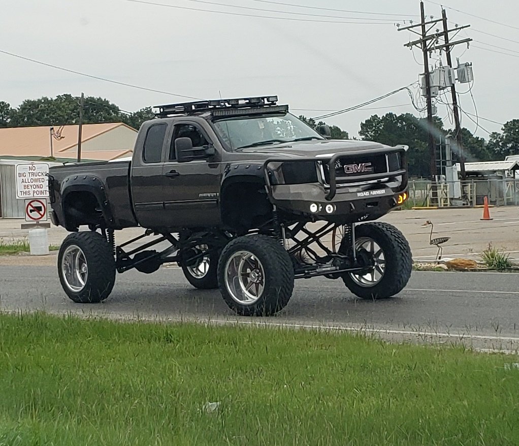 USMCTexian's tweet photo. Raaaaaaawwwwwrrrrrr!!! #PavementPrincess #MallCrawler #BroDozer @funkmastergreg @Dmeismer https://t.co/dwHfakBs9K