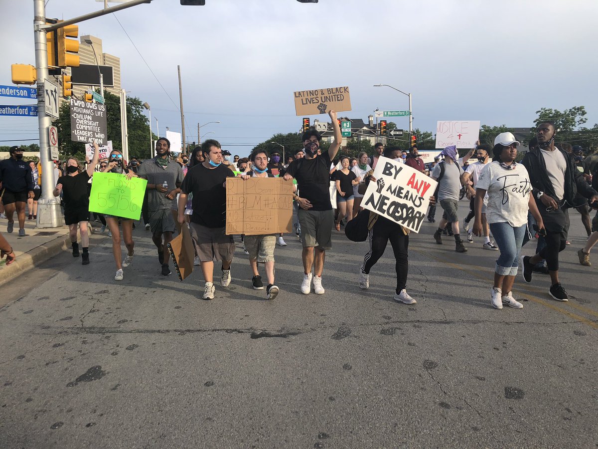 Protesters take a knee in Fort Worth after an hour of marching for  #georgefloyd