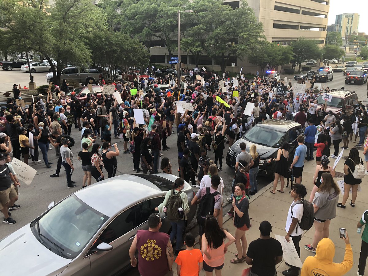 Another pause during the protest. Protesters chant near the Tarrant County jail.  #GeorgeFloydProtests