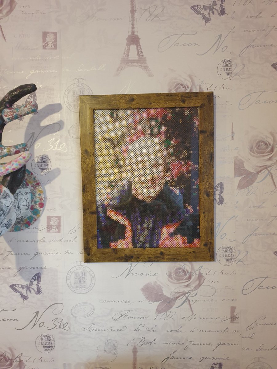 thesewingpug's tweet image. @lemontwittor loved the picture of you made with screws on this weeks #tffocc  I do a similar craft called photopearls this is one I did of my granddad cant be done in 4 hrs takes a good week it consists of 4400 beads