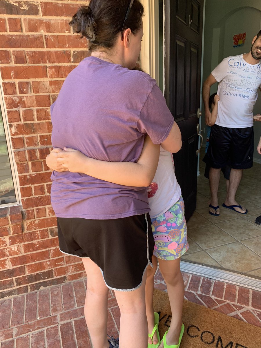 10JMichelleJ10's tweet photo. Ending the school year the way we did just didn’t seem fair to any of us. We hope that this gave the kids &amp; ourselves enough closure to feel better about not being able to end the school year together. ❤️💔 https://t.co/g8nlZpzt7z