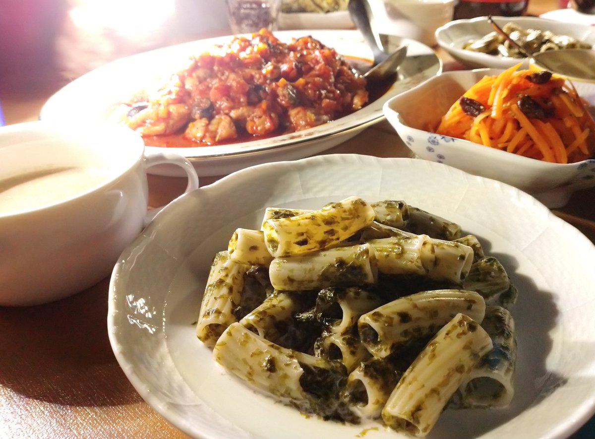 stefina051's tweet image. キャンプ用品持ってないからベランピングできないけど気分だけ！笑

#RigatoniConAlgheNoriEPanna
#AlgheNoriMareAriakeNovello
#PolloAllaCacciatora
#日高シェフのレシピ
#有明海の初摘み海苔じゃないと溶けない
#ショートパスタだとよく絡んで美味しいよ
#レシピはこちら
youtu.be/vi67lGq1KNY